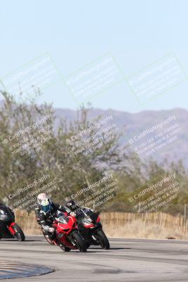 media/Dec-01-2025-Moto Forza (Mon) [[2daa91e15f]]/3-Beginner Group/Session 3 (Turn 3)/